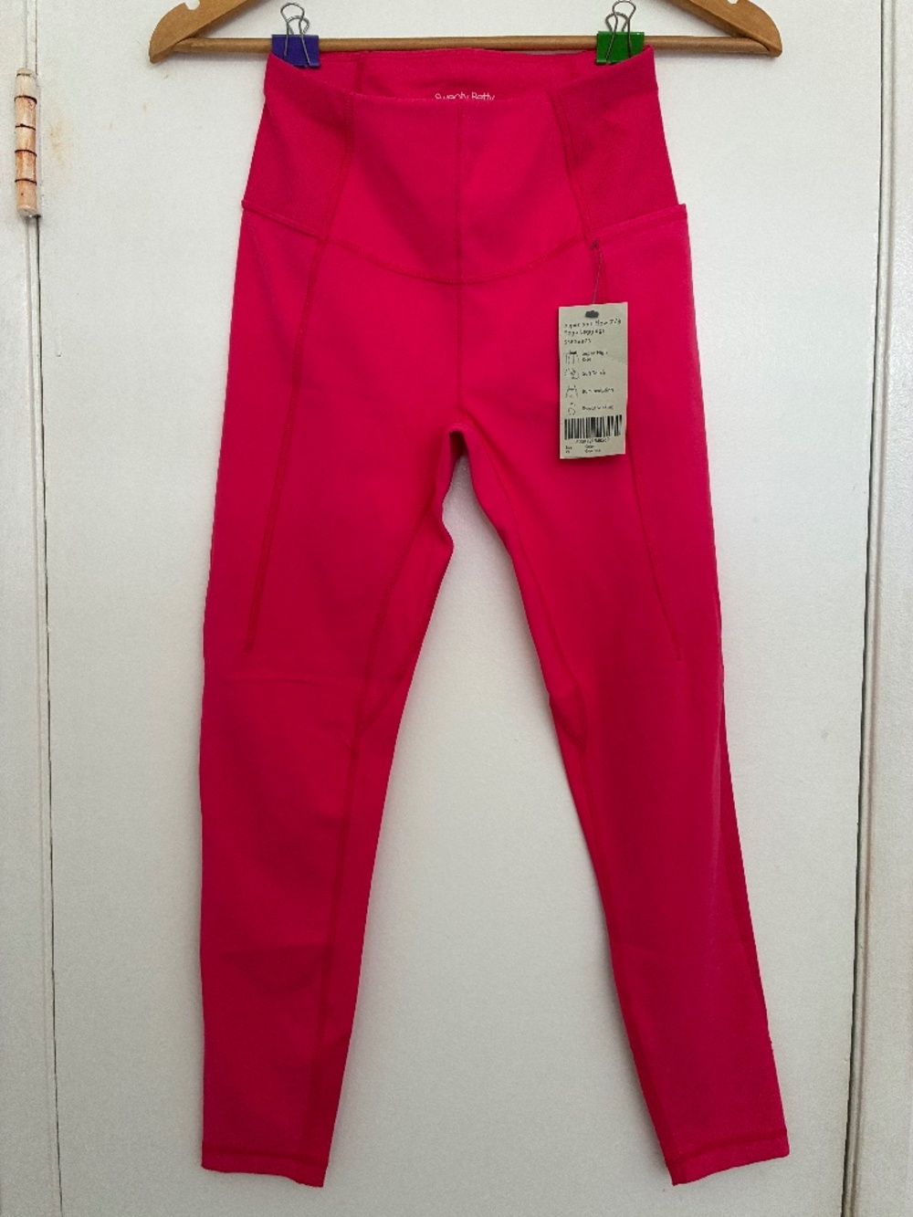 BNWT Super Soft Flow Crop Yoga Leggings X-Small, GLOW PINK